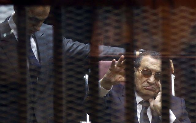 Hosni Mubarak við réttarhöldin fyrr á árinu.