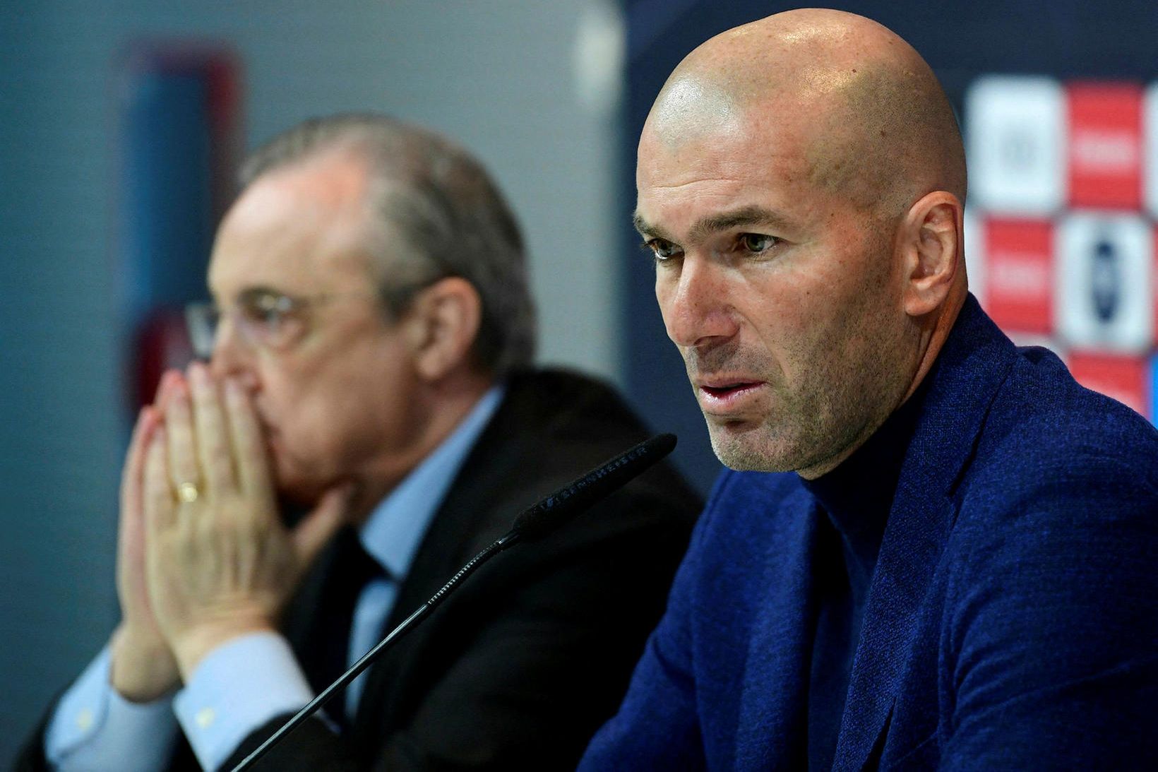 Zinedine Zidane og forsetinn Florentino Pérez.