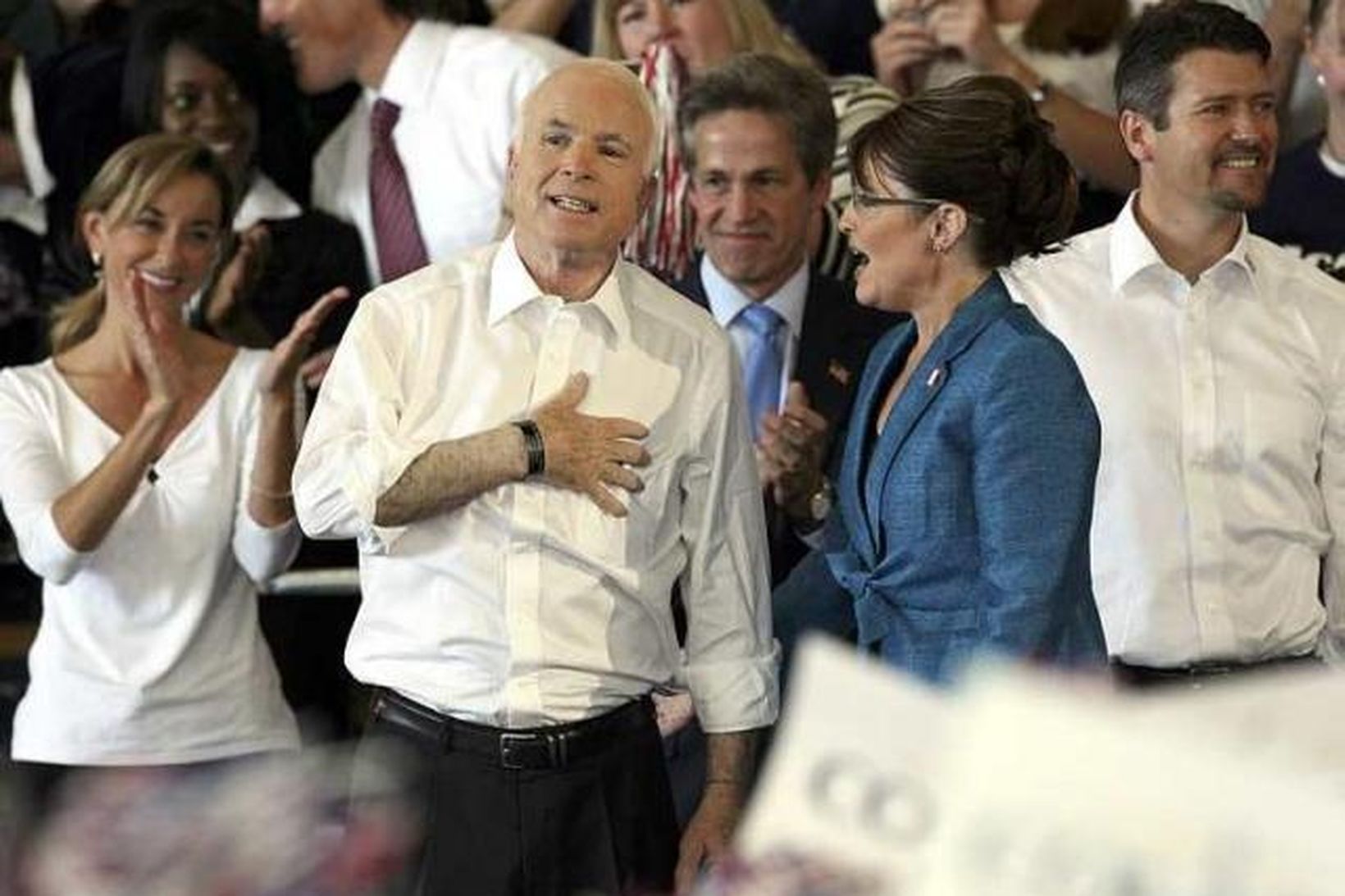 McCain og varaforsetaefni hans, Sara Palin, í Minnesota á föstudaginn.