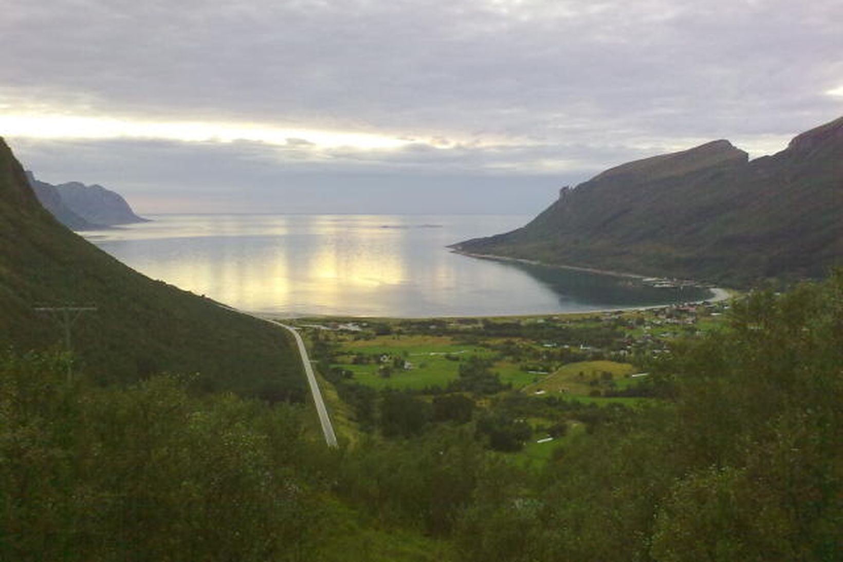 Frá Storvik-flóa í Salten-héraði í Norður-Noregi.