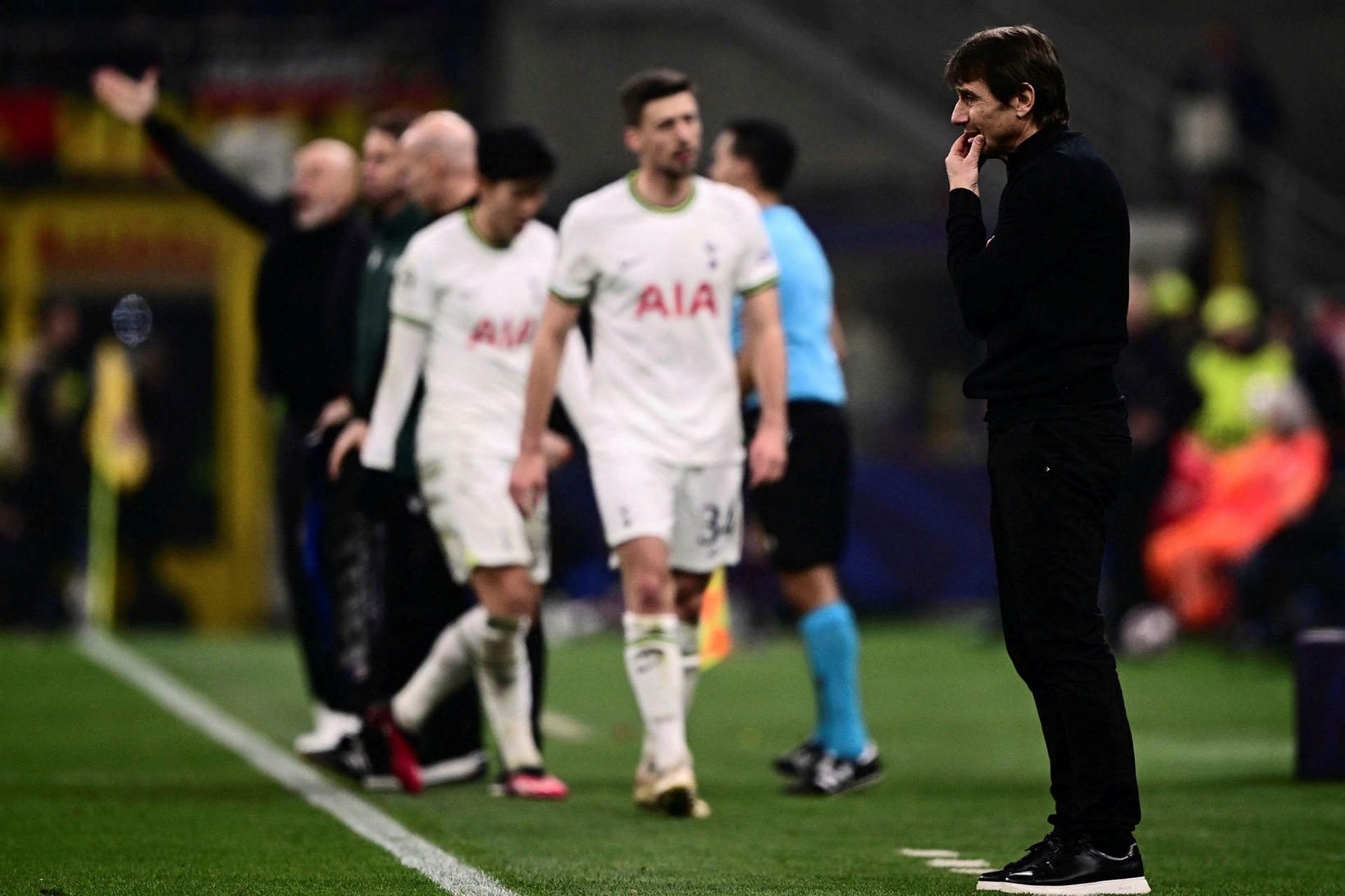 Conte á hliðarlínunni í fyrri leik Tottenham og AC Milan.