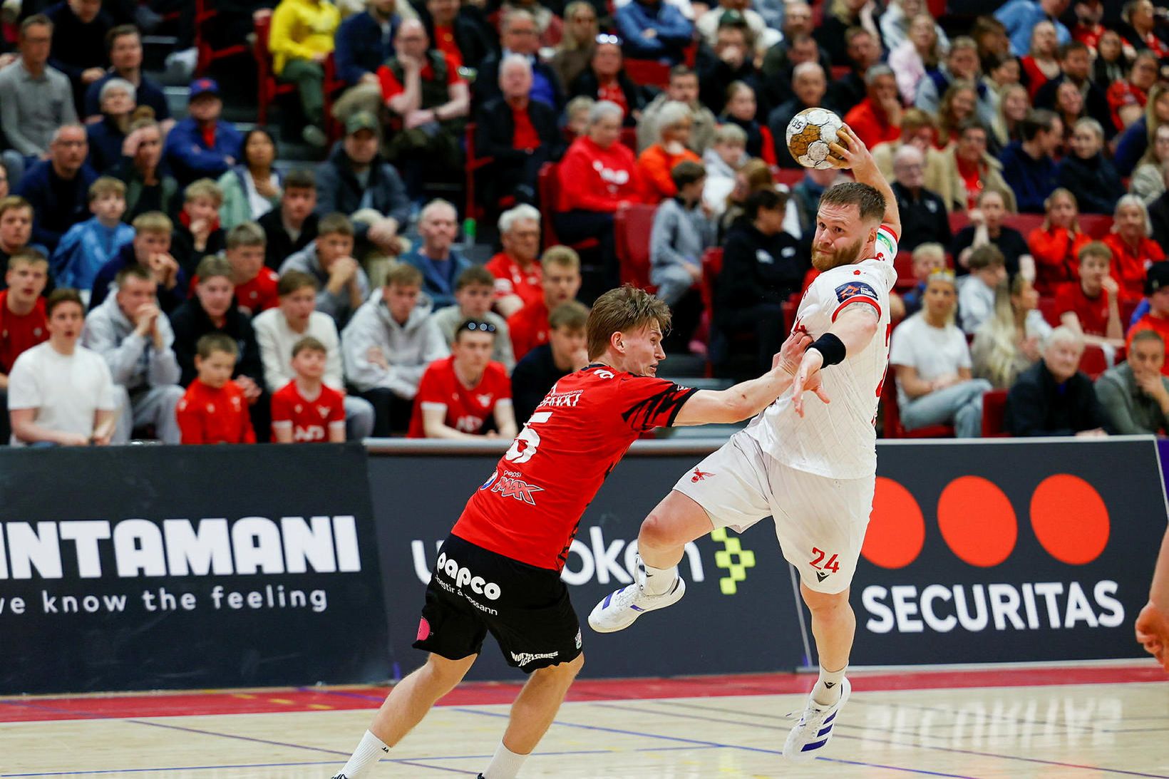 Harri Halldórsson og Magnús Óli Magnússon eigast við.