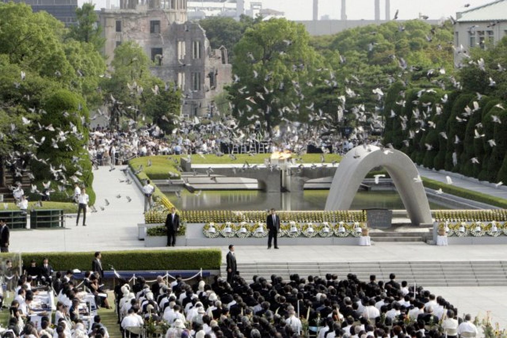 Friðargarðurinn í Hiroshima þar sem kjarnorkusprengja sprakk fyrir 63 árum.