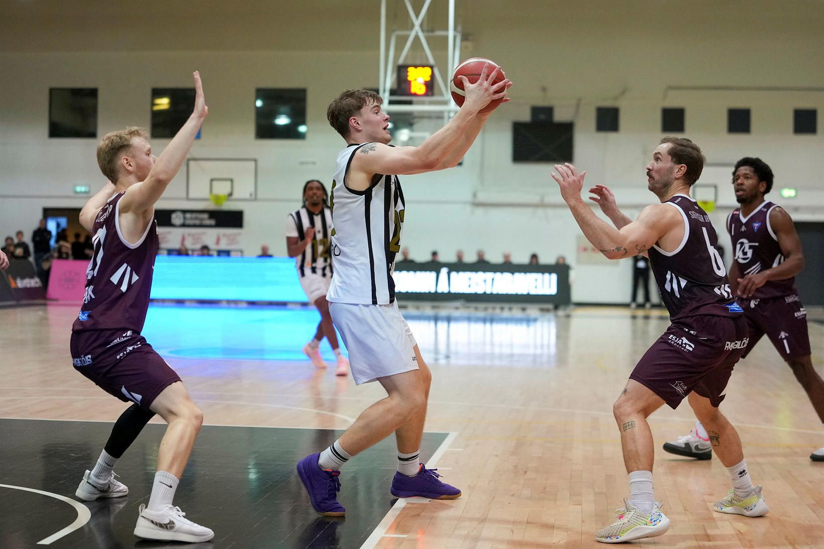 Vesturbæingar í undanúrslit