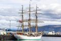 Fagurt fley Danska seglskipið Danmörk sést hér í Reykjavíkurhöfn. Skipið hefur nýlokið hringferð um landið og heldur brátt til Danmerkur.