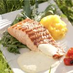 Ómótstæðilega góður grillaður lax með mangósósu