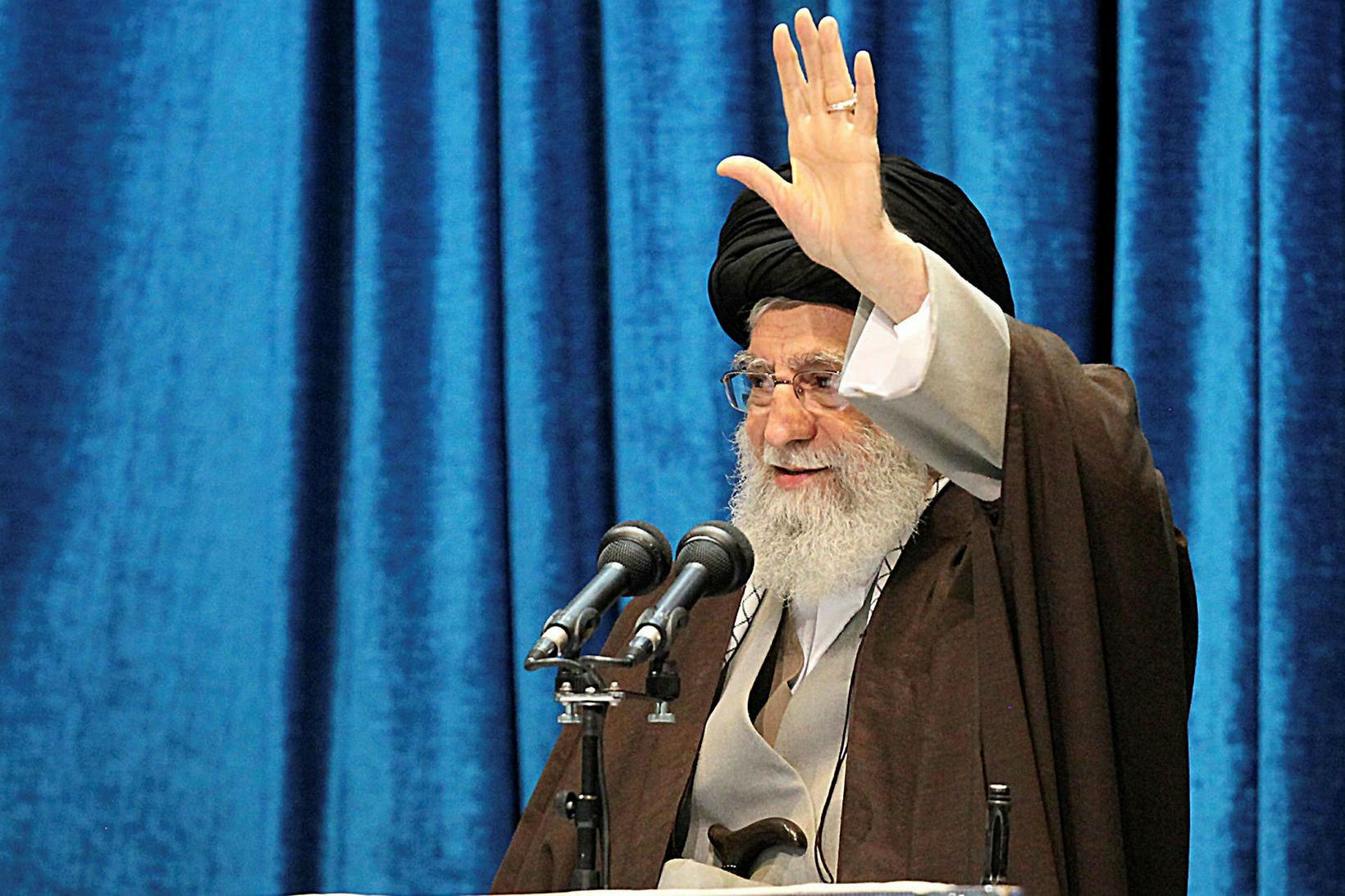 Ayatollah Ali Khamenei, æðstiklerkur Írans, kallaði eftir þjóðarsamstöðu og sagði …