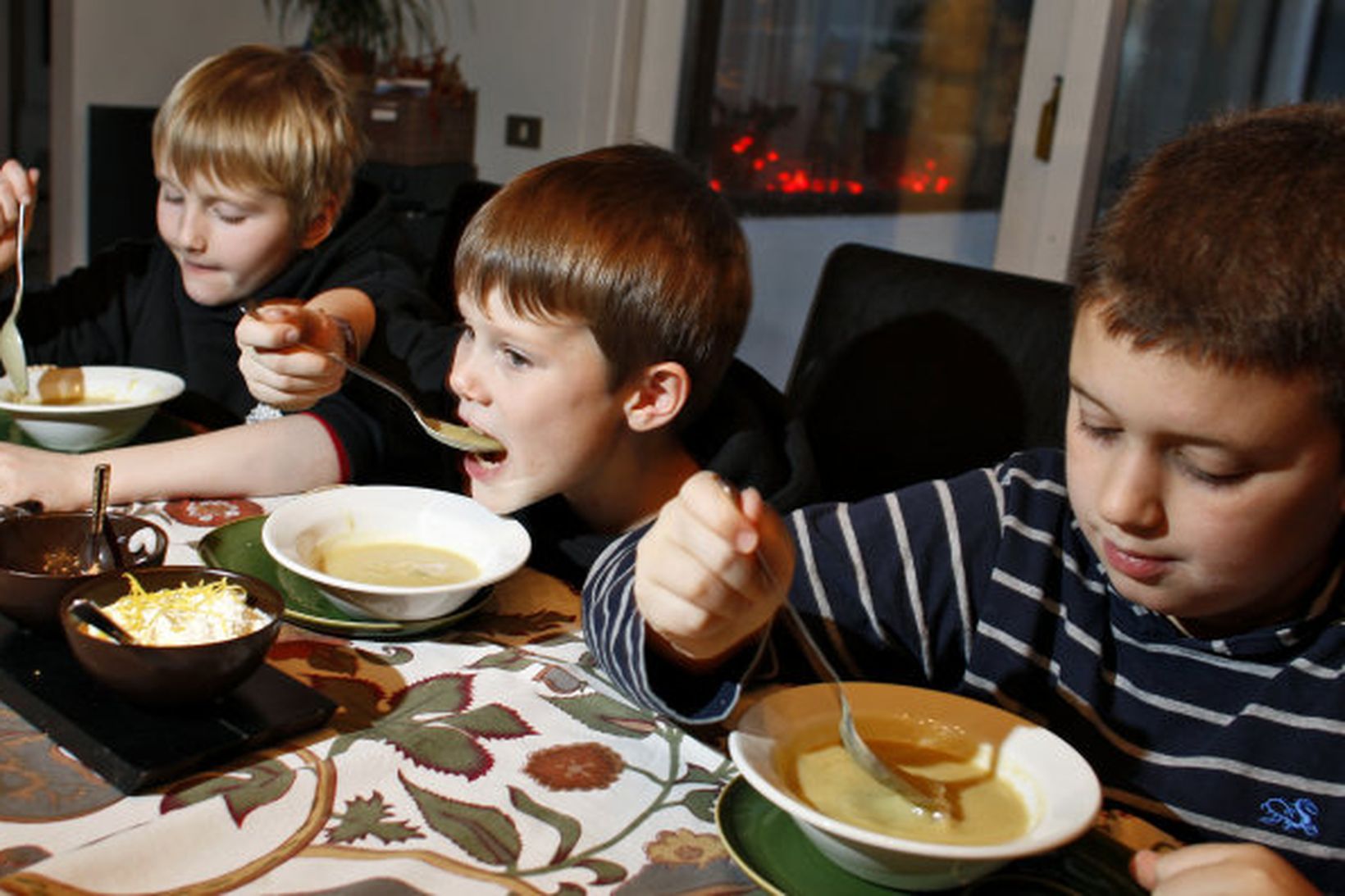 Þessir ungu drengir gera sér grein fyrir mikilvægi þess að …