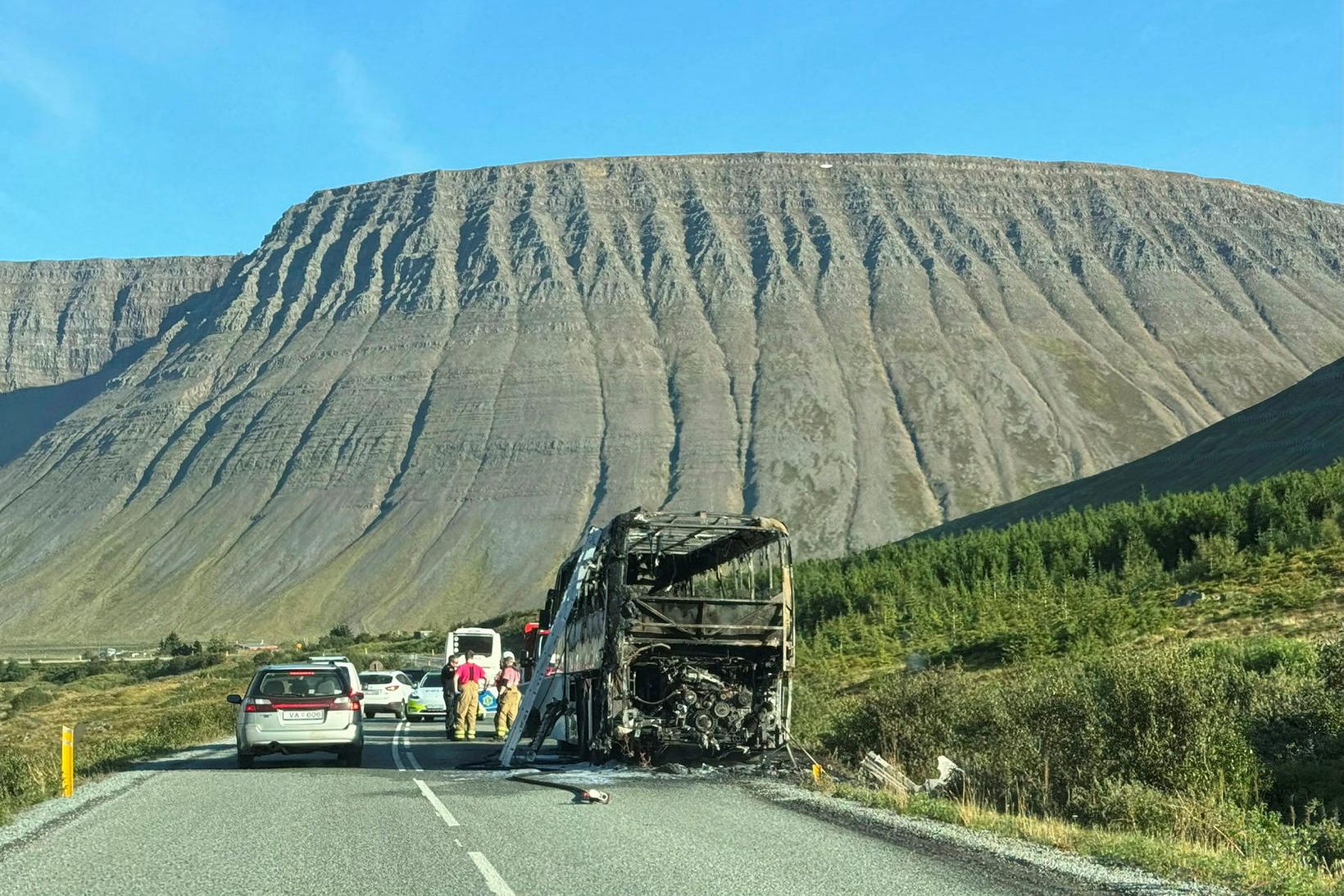 Rútan varð alelda á skömmum tíma.