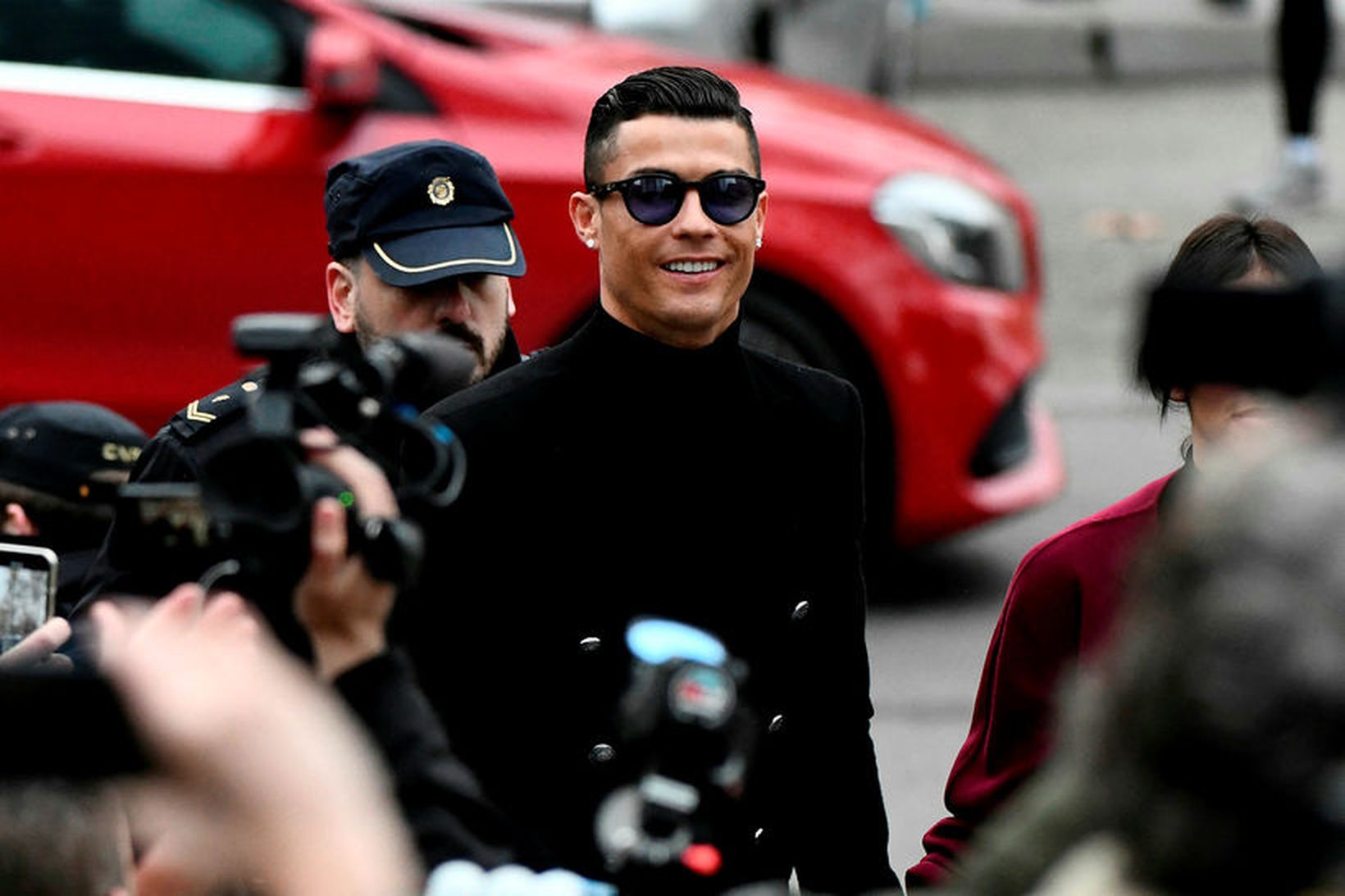 Cristiano Ronaldo mætir í réttarsal í morgun.