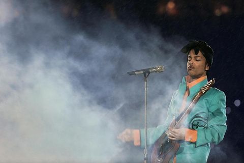 Prince er hann tróð upp í hálfleikssýningu Super Bowl árið 2007.