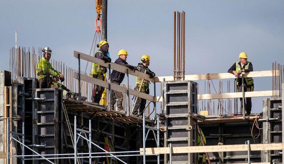 Neysla á uppleið þótt atvinnuleysi aukist