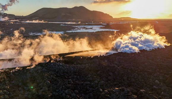 Kæling hraunsins þykir skila góðum árangri