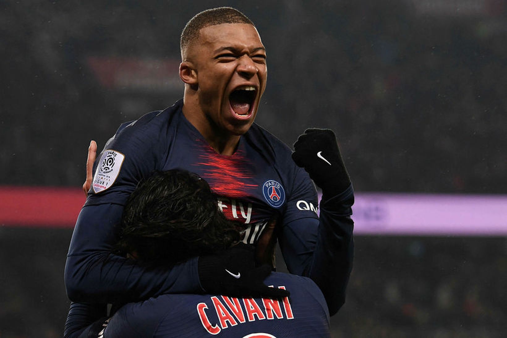 Kylian Mbappé fagnar einu af mörkum sínum í gærkvöld.