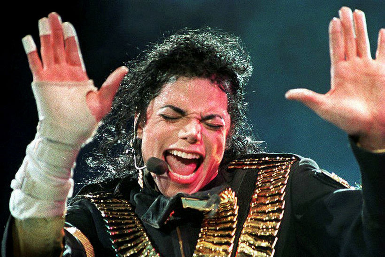 Michael Jackson er sakaður um barnaníð í nýrri heimildarmynd.