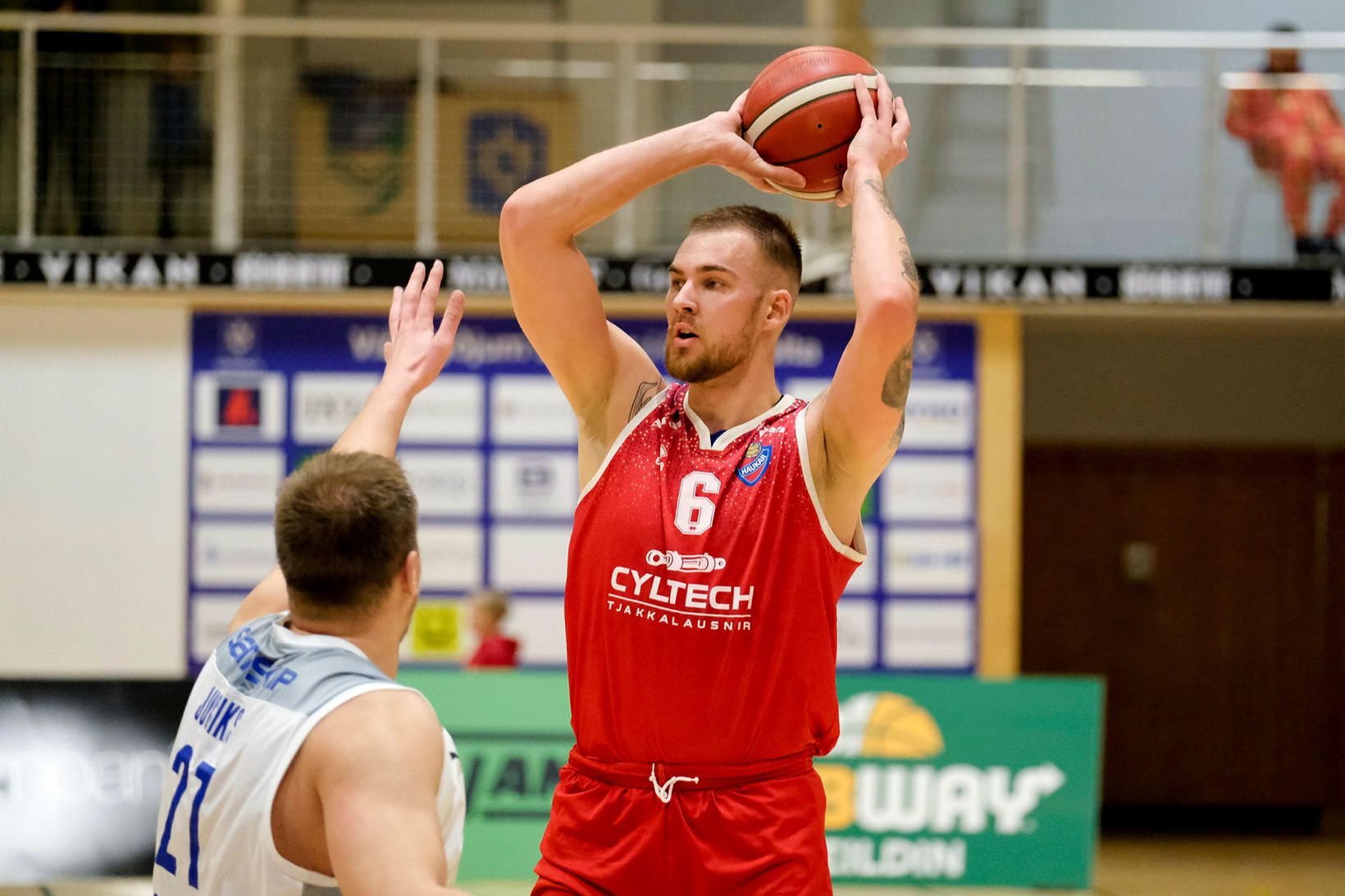 Myndskeið: Hágrét þegar hann sá móður sína