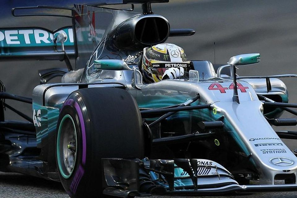 Lewis Hamilton hjá Mercedes var lukkunnar pamfíll í kappakstrinum í Singapúr og vann þar einstaklega …