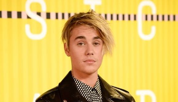 Justin Bieber fékk sér tvöfaldan cappuccino
