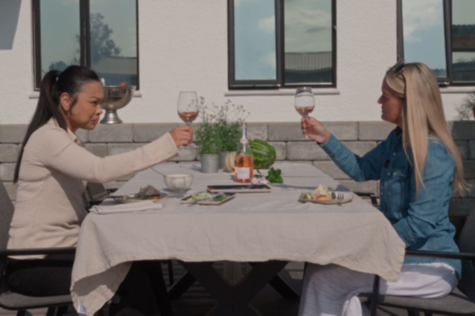 Sjáið landsliðsþjálfarann munda grilltólin