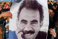 Leiðtoginn Abdullah Öcalan hefur setið í tyrknesku fangelsi frá árinu 1999 og því ekkert hitt fylgismenn sína lengi. Hann vill nú leggja PKK niður.