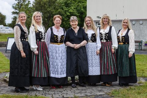 María Garðarsdóttir, Þórhildur Ólöf Helgadóttir, Þuríður Kolbeins, Hrefna Kristbergsdóttir, Ingibjörg Finnbjörnsdóttir, Guðríður Helgadóttir og Þórey …