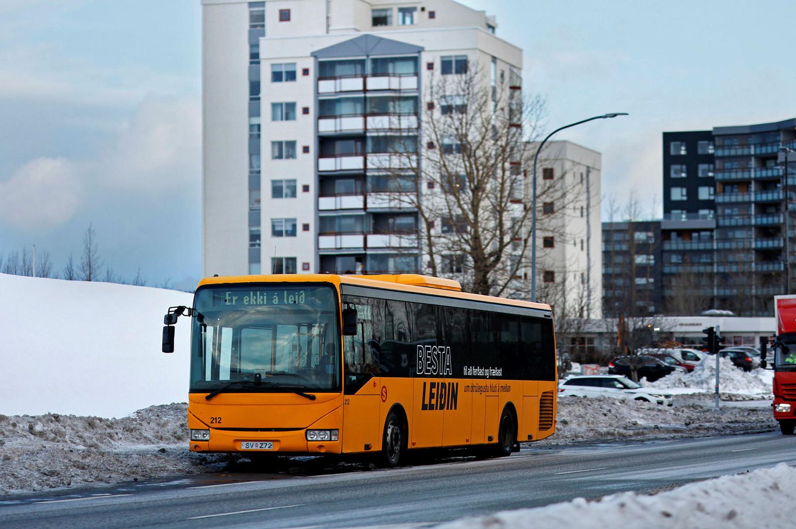 Ráðgátan um kyrrstæða strætóinn leyst 