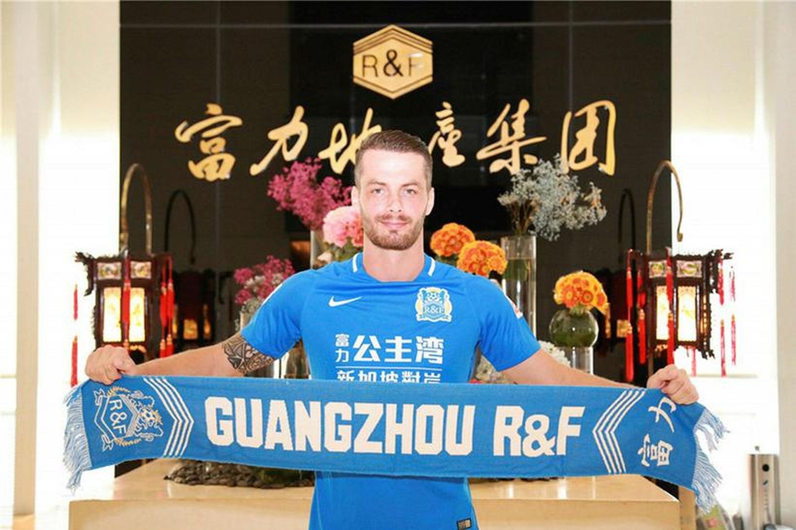 Sölvi Geir Ottesen er kominn á fullt með Guangzhou R&F.