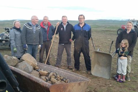 Jó­hann­es and Björg, farmers at Heiðarbær in Þingvellir to the right, accompanied by their daughter Steinunn.