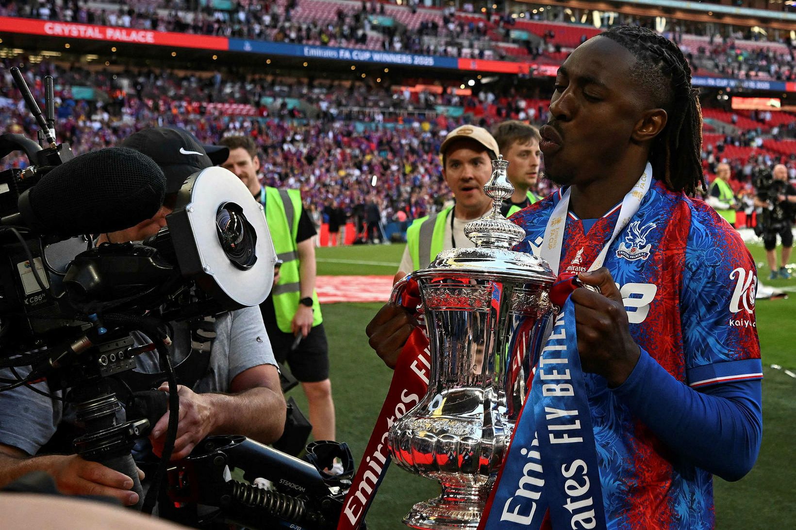 Eberechi Eze varð enskur bikarmeistari með Crystal Palace á síðustu …
