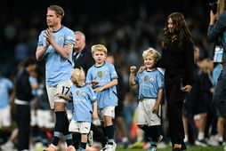 Kevin De Bruyne og fjölskylda kvöddu Manchester í kvöld.