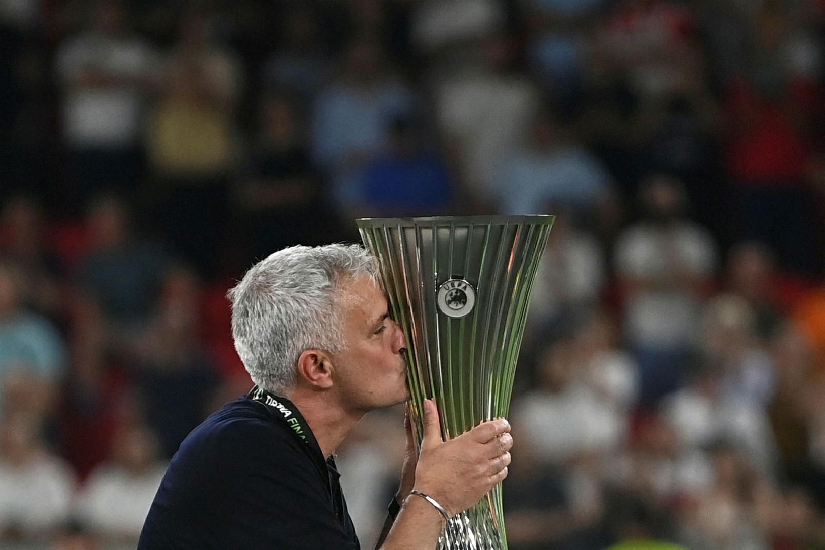 José Mourinho stýrði Roma til sigurs í Sambandsdeild UEFA á …