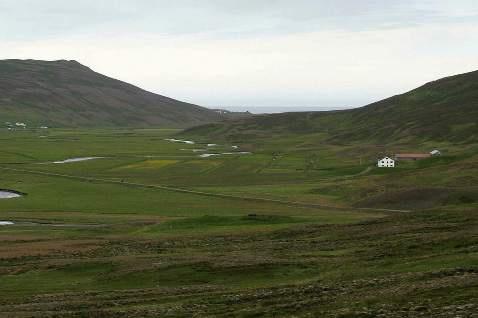 Úr Laxárdal þar sem slysið varð um hádegisbil í dag.