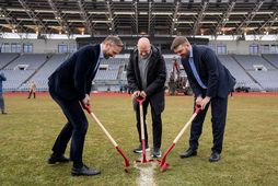 Ásmundur Einar Daðason Mennta- og barnamálaráðherra, Einar Þorsteinsson borgarstjóri Reykjavíkur og Þorvaldur Örlygsson formaður KSÍ …