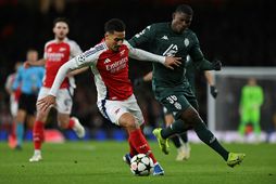 William Saliba hjá Arsenal og Breel Embolo hjá Mónakó í leiknum í kvöld.