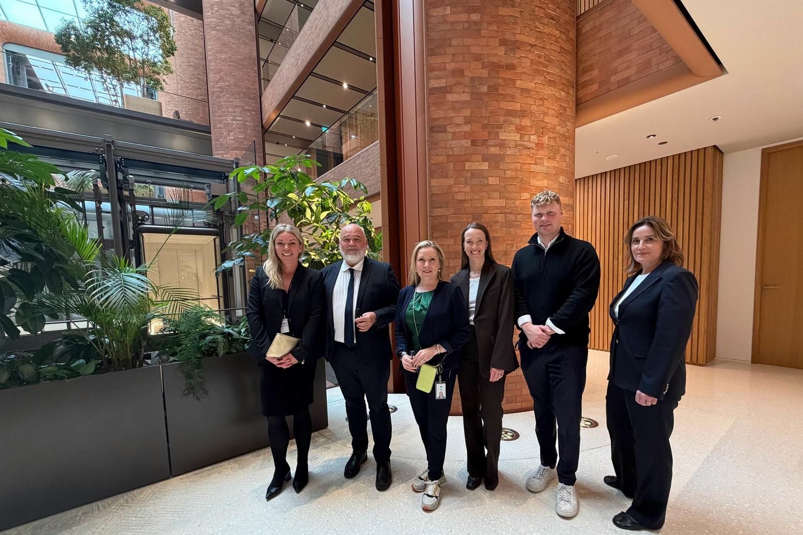 Logi Einarsson fundaði með Apple