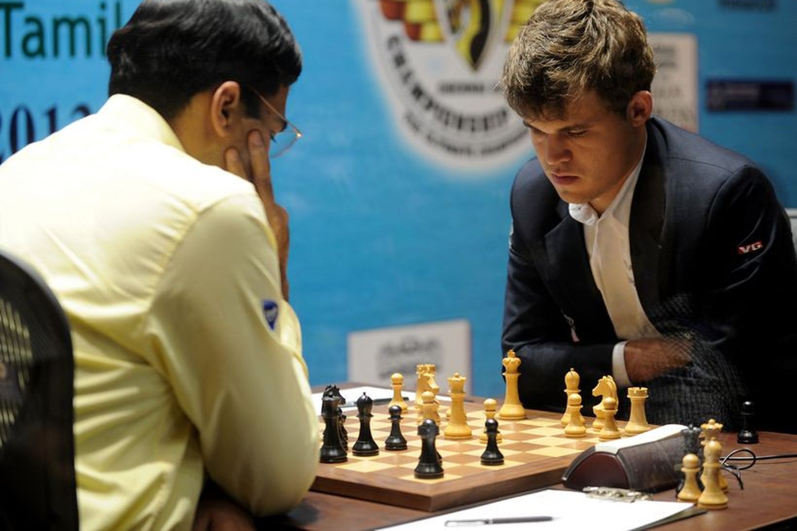 Anand og Carlsen að tafli í Chennai á Indlandi í …