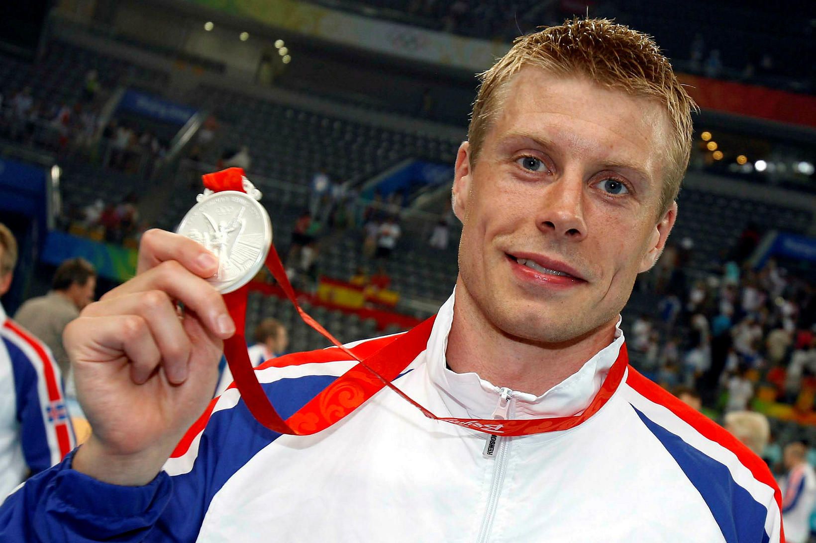 Guðjón Valur Sigurðsson með uppskeruna í Peking í ágúst 2008.