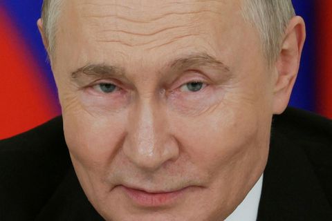 Vladimír Pútín Rússlandsforseti ávarpar fjölmiðla í morgun.