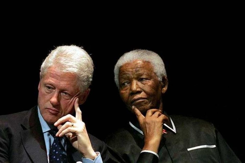 Bill Clinton fyrrverandi forseti Bandaríkjanna og Nelson Mandela.