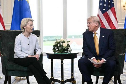 Donald Trump Bandaríkjaforseti og Ursula von der Leyen, forseti framkvæmdastjórnar ESB, náðu samkomulagi um tollamál …