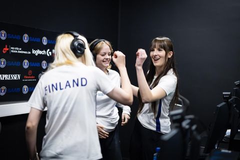 Finnska kvennalandsliðið í Counter Strike var óstöðvandi á Norðurlandamótinu um helgina og varði titilinn með …