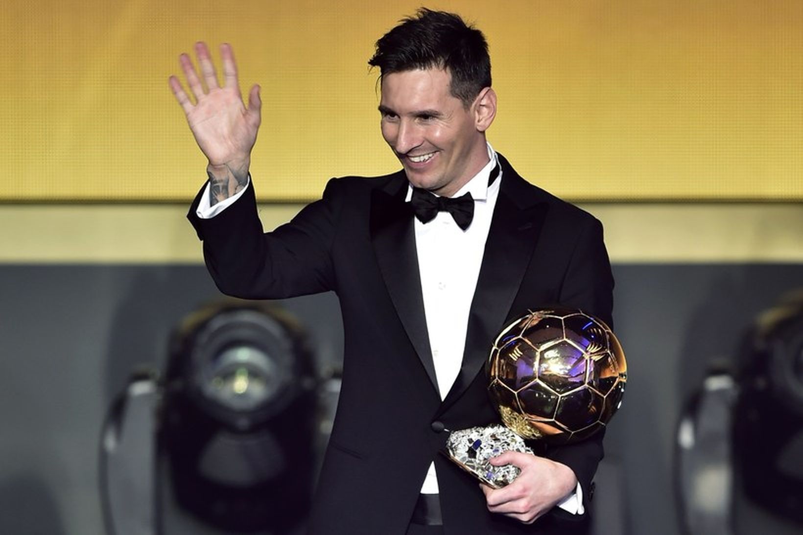 Lionel Messi tók við Gullboltanum fyrir árið 2015, í fimmta …