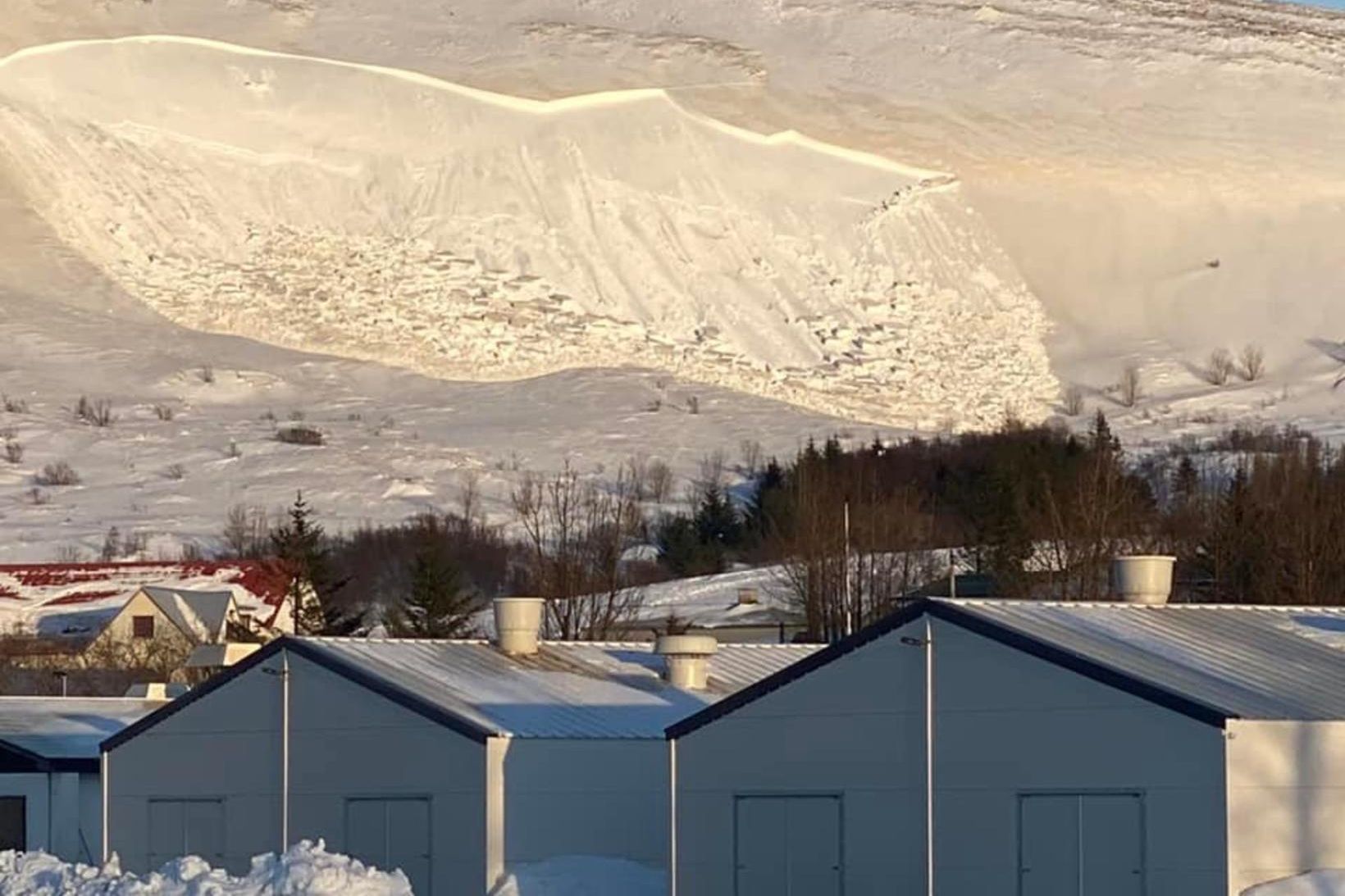 Snjóflóð féll í Reykjafelli í Mosfellsbæ í nótt.