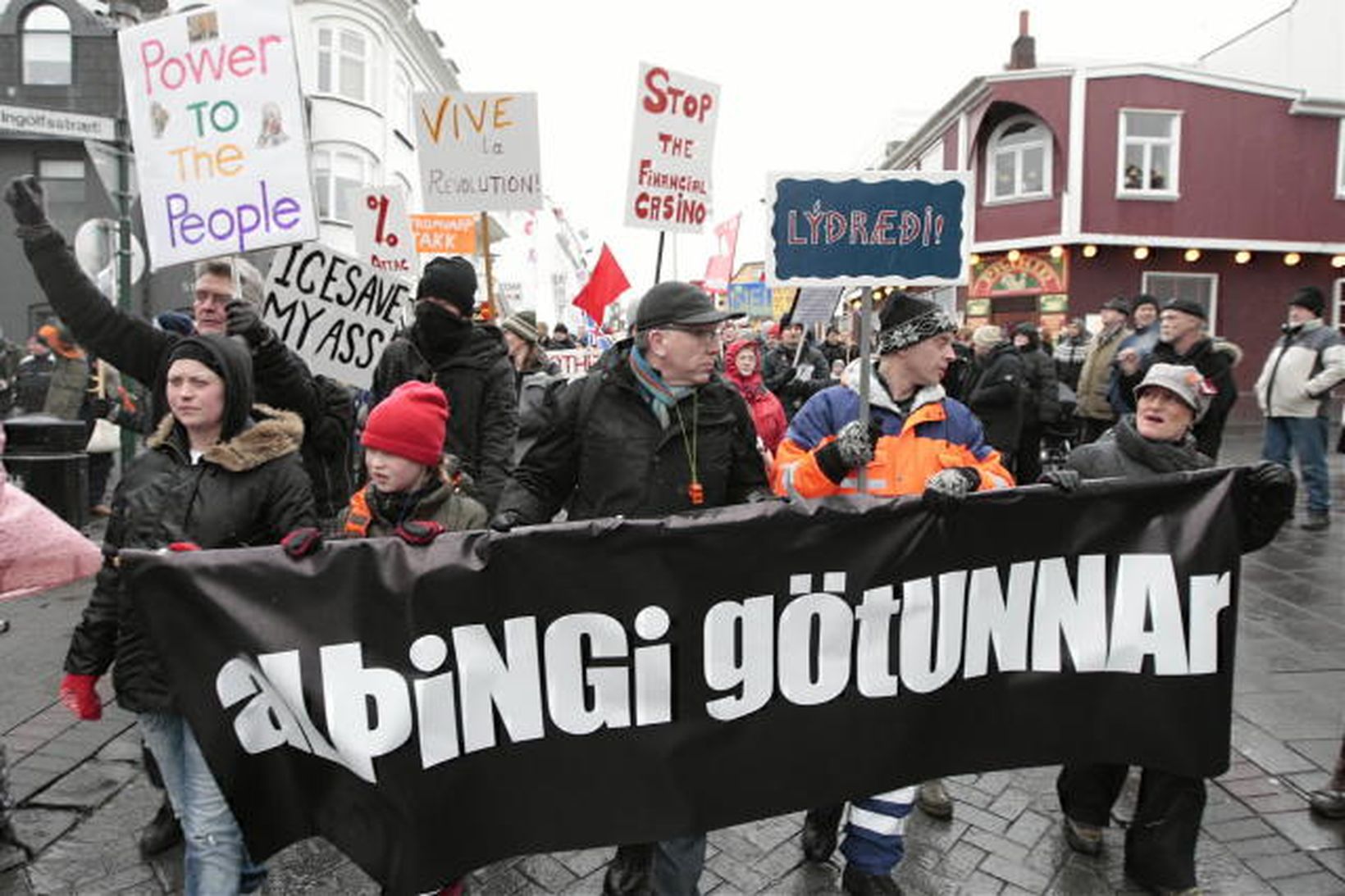 Nokkur hundruð manns tóku þátt í göngunni.