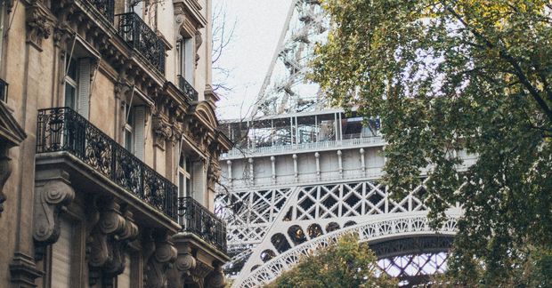 Eiffel-turninn er staðsettur í 7. hverfi Parísar, en það er hreinlega ekki hægt að heimsækja …