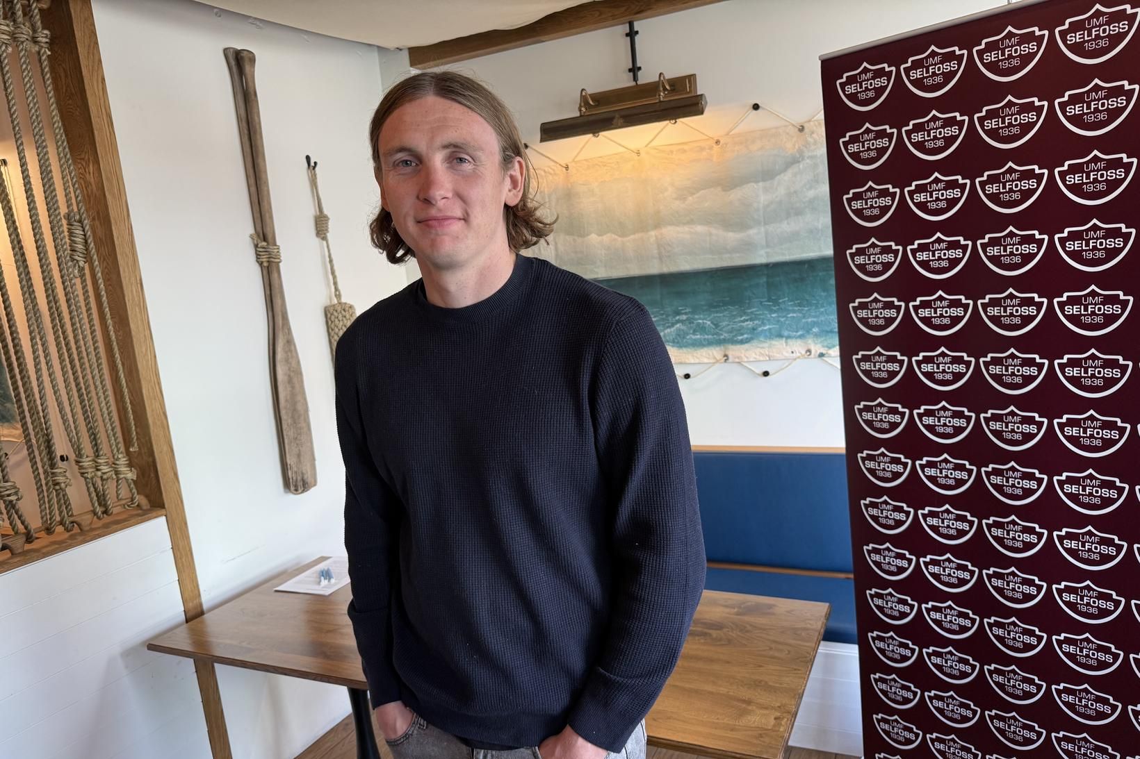 Jón Daði Böðvarsson í upphafi fréttamannafundarins á Selfossi í dag.