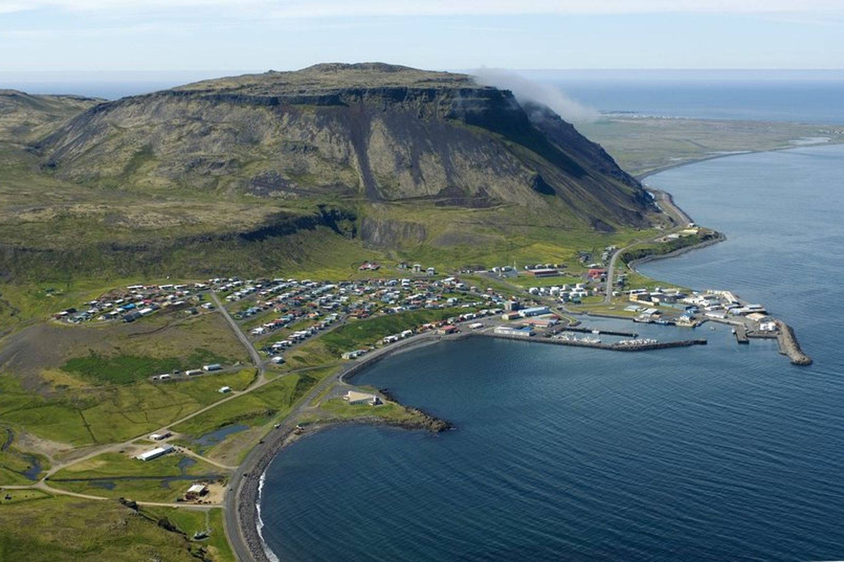 Ólafsvík séð til vesturs,