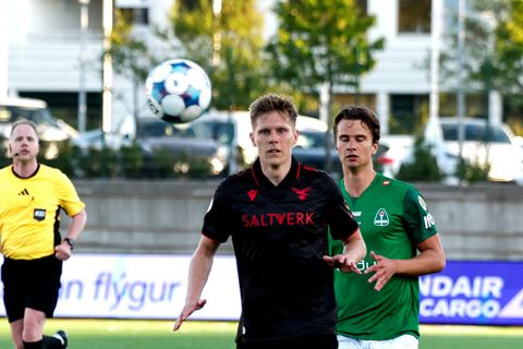 Aron Jóhannsson hefur nú skorað 100 deildamörk á ferlinum.