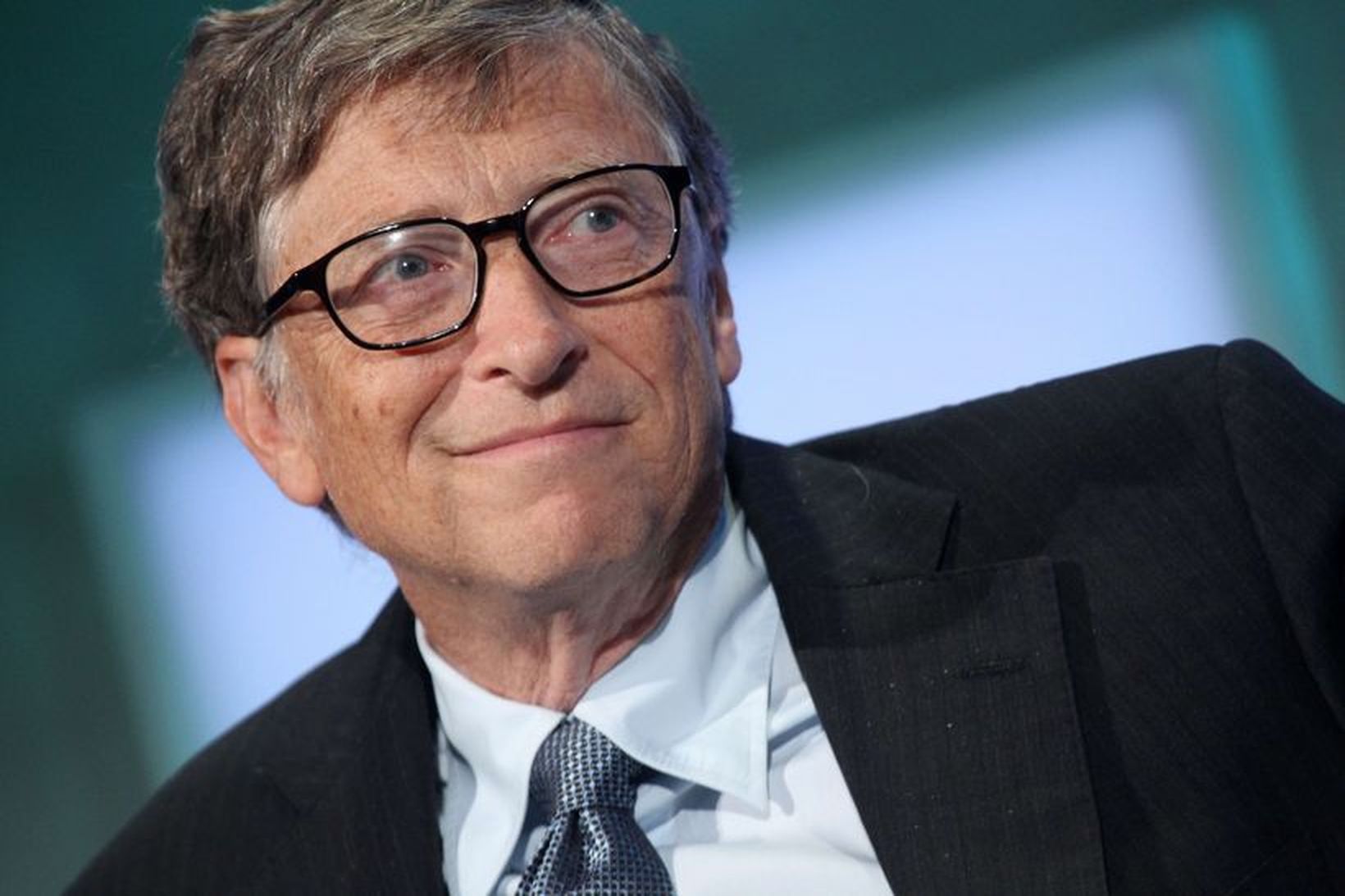 Bill Gates notar gleraugu.