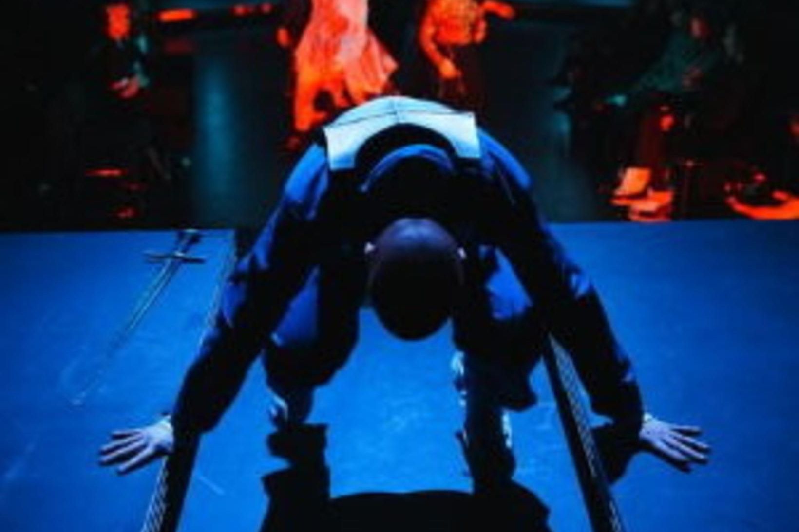 Spilltur og ofbeldisgegnsýrður heimur